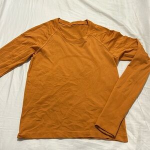 Lululemon Swiftly Tech Long Sleeve Shirt 2.0 Race Length in Autumn Orange Size 6